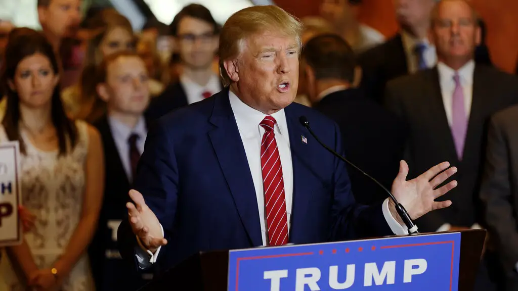 Did donald trump attend bob doles funeral?